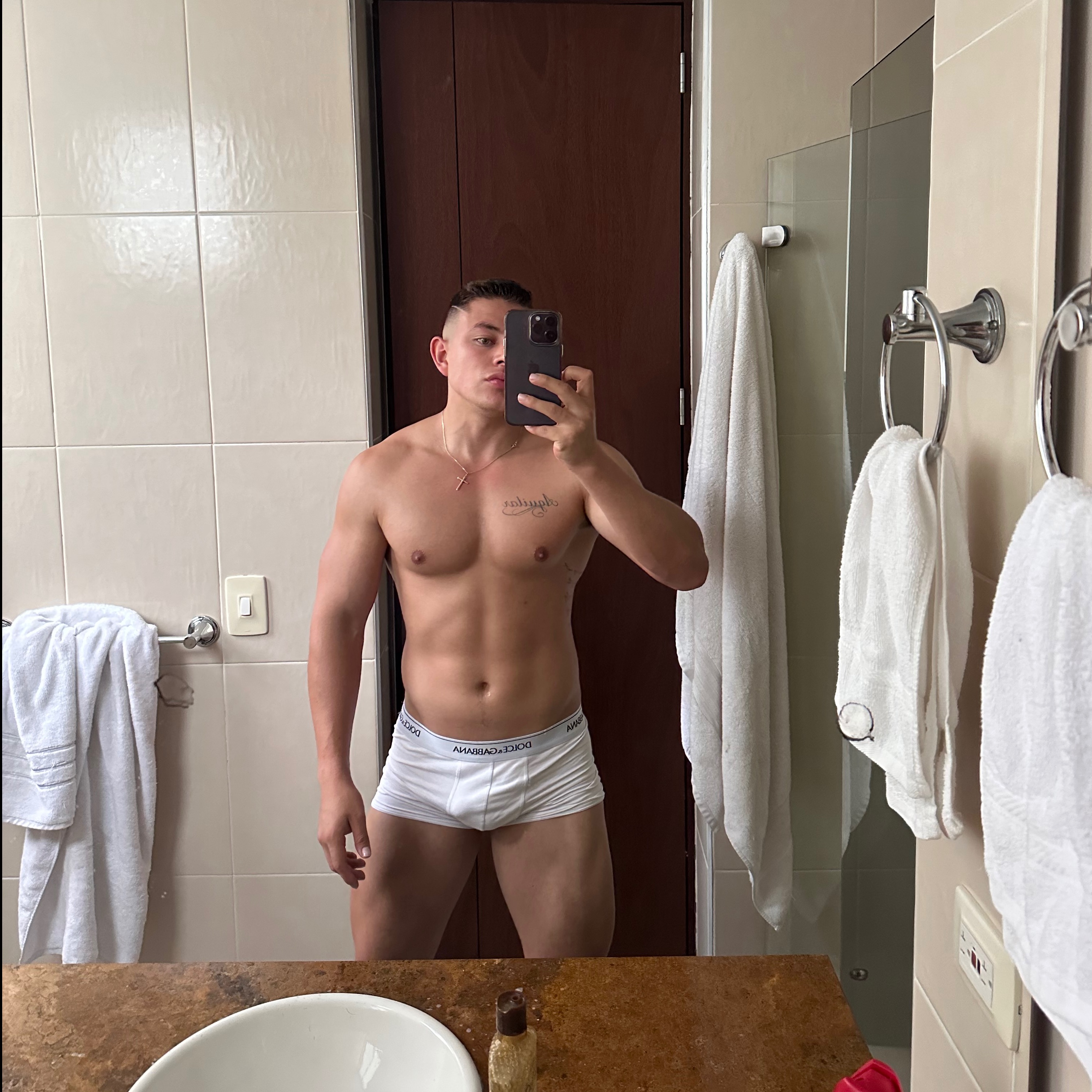 loverfans Aguiihere profile photo. Aguiihere 28