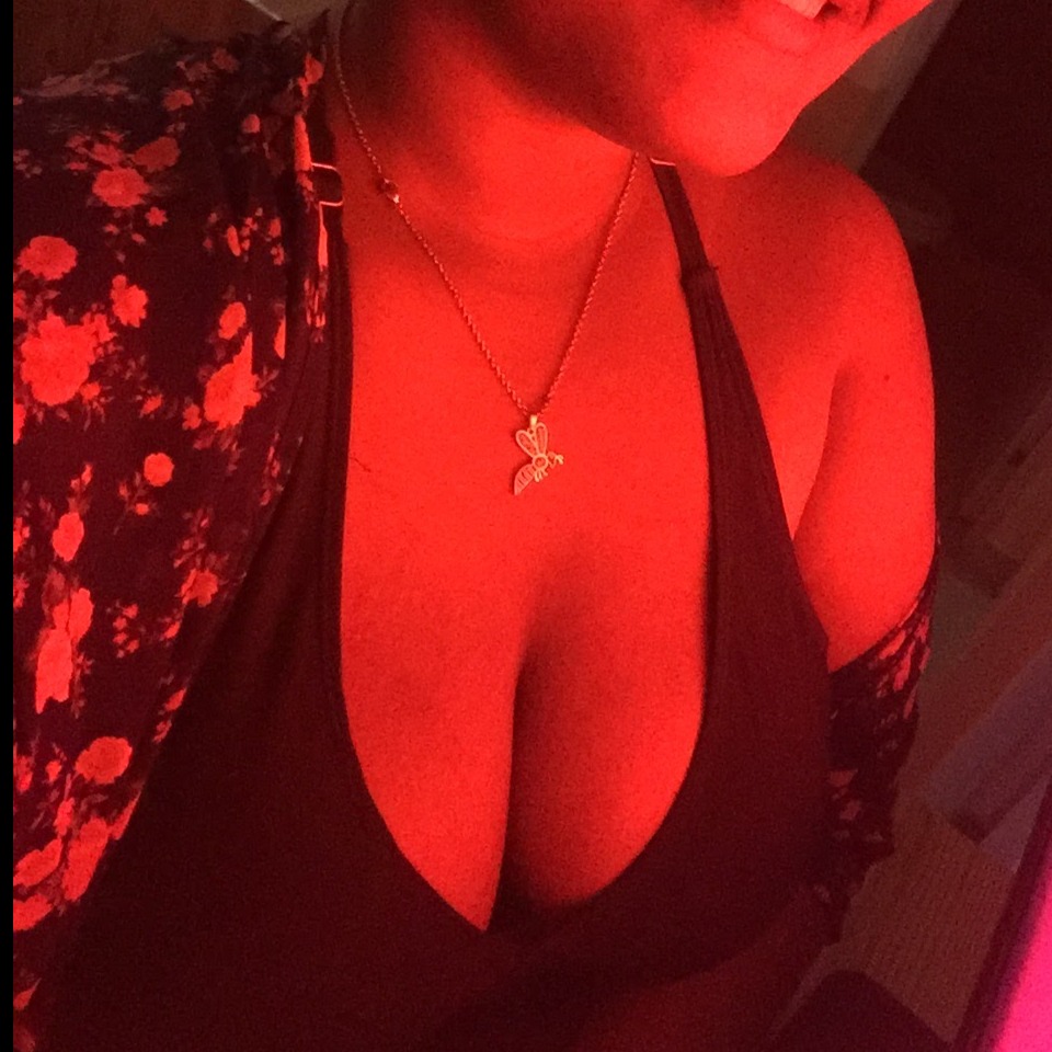 Mamada mientras fuma marihuana Stars du Porno et Modèles - Fapello Leaks