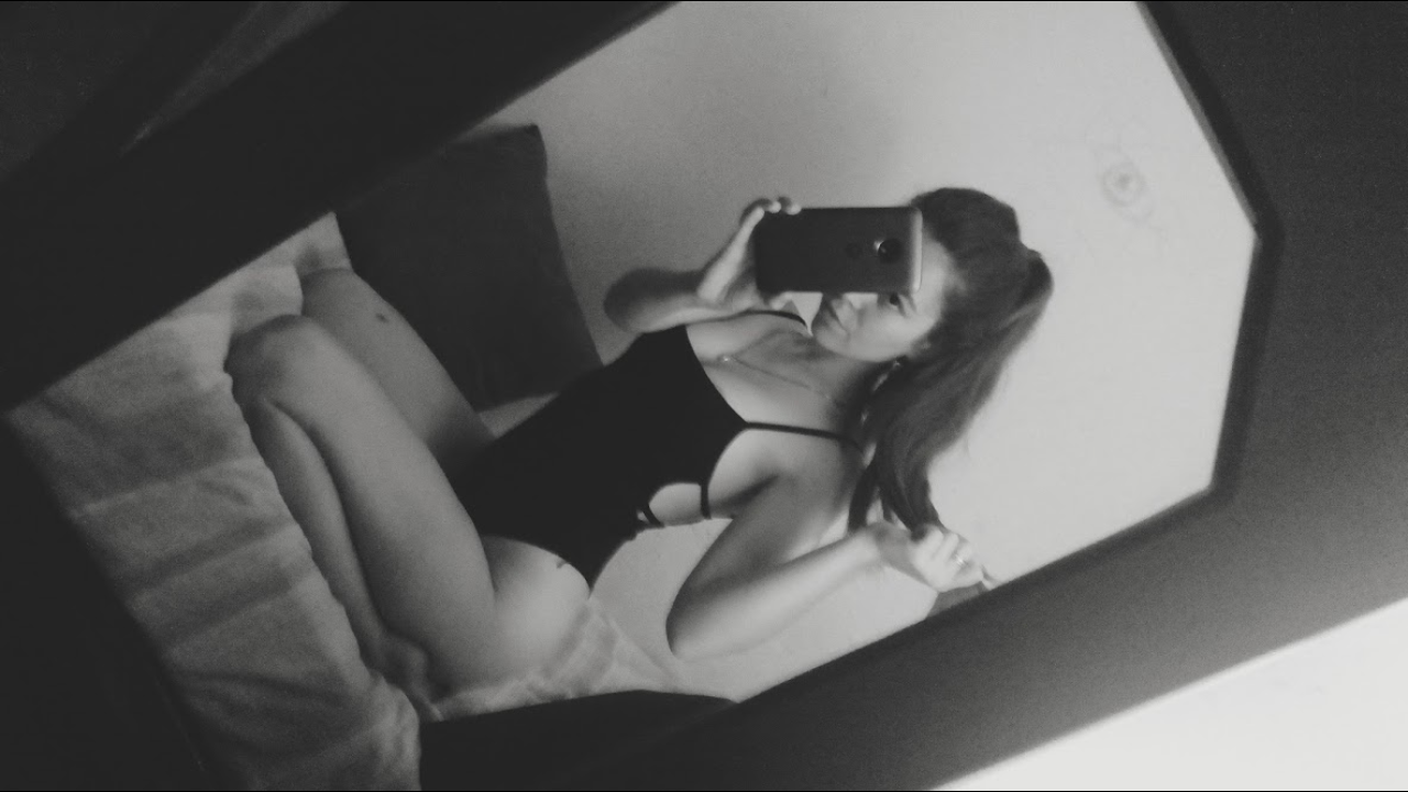 loverfans Red profile photo. Red 21