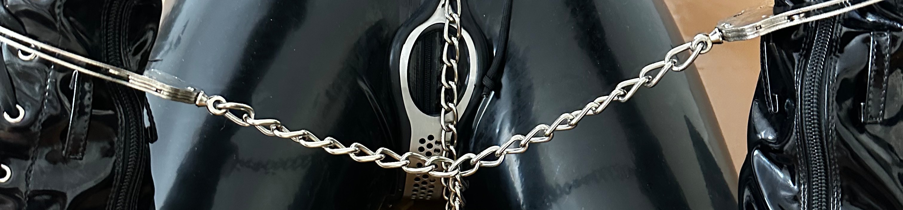 loverfans Rubberdoll Ruby profile banner