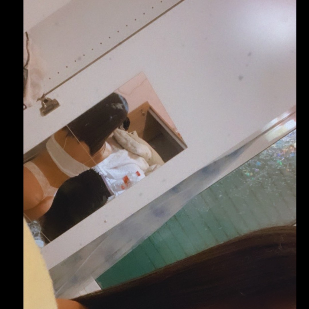 loverfans Sky_days profile photo. Sky_days 18