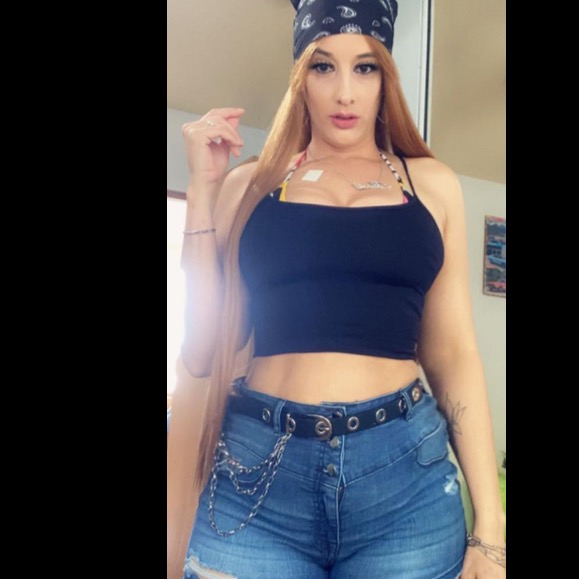 loverfans Yessylamala? profile photo. Yessylamala? 11